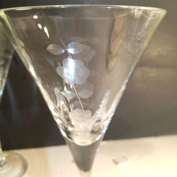 Etched Crystal Stemmed Champagne Glasses - Picture 2 of 2